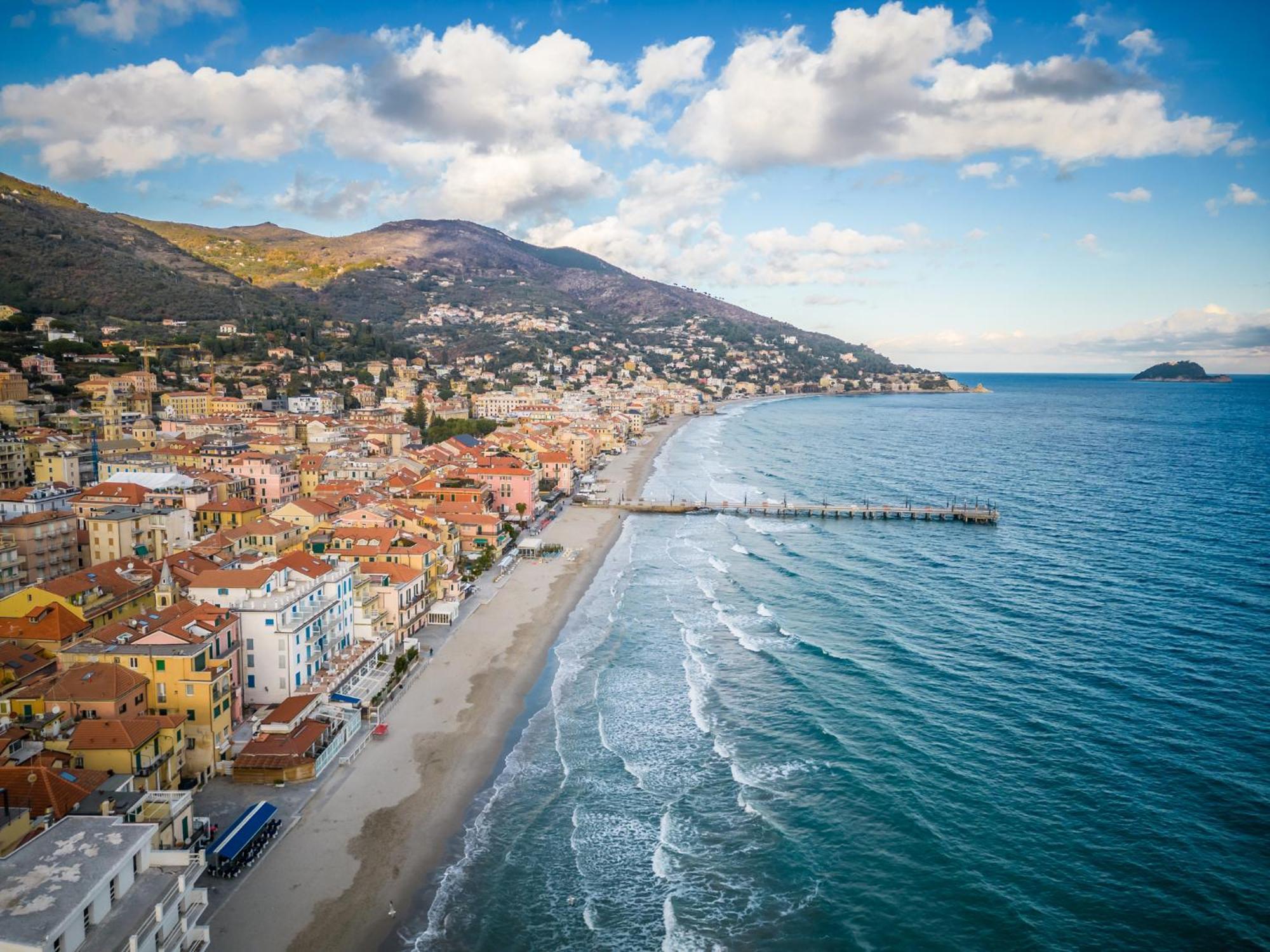 Residenza Le Terrazze Aparthotel Alassio Exterior photo