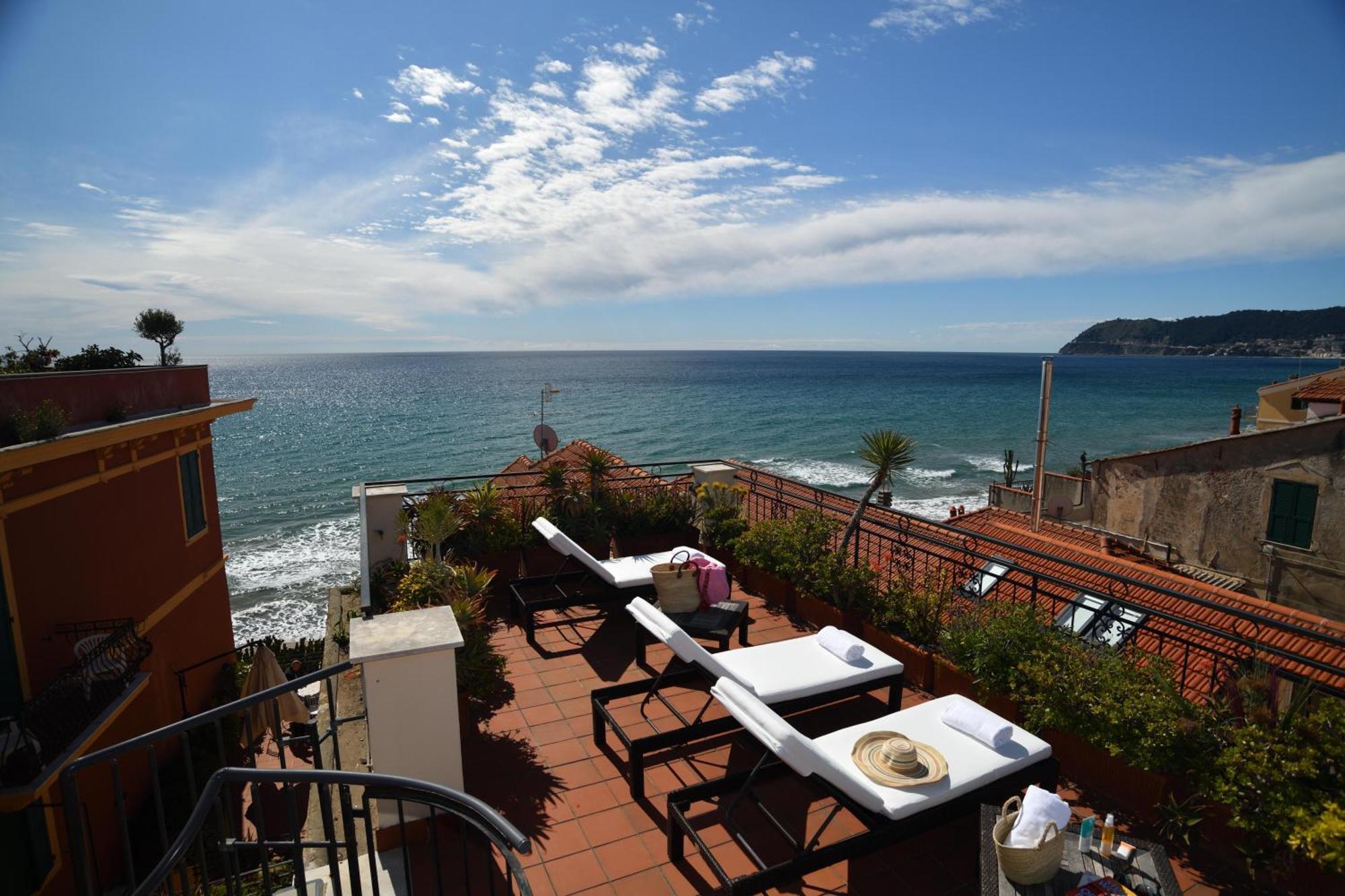 Residenza Le Terrazze Aparthotel Alassio Exterior photo